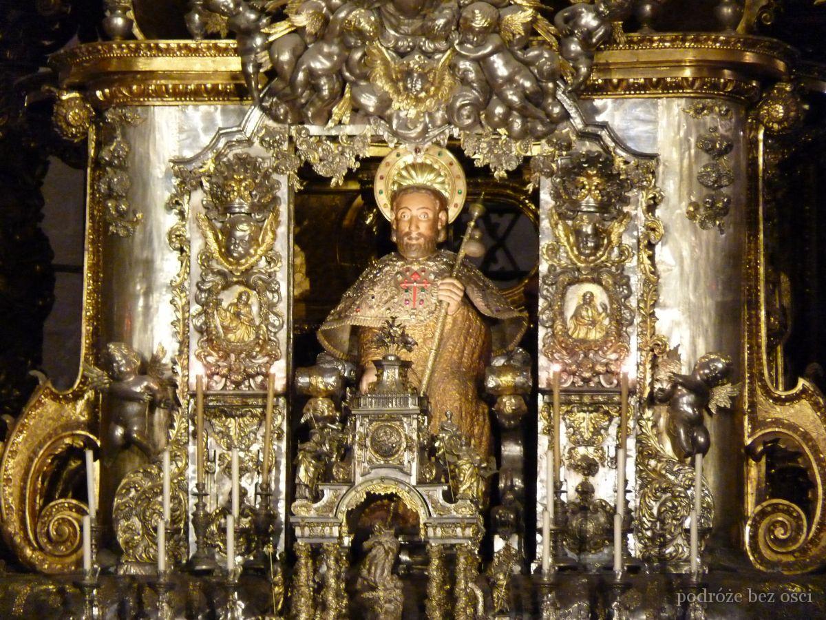 Figura św. Jakuba w katedrze w Santiago de Compostela