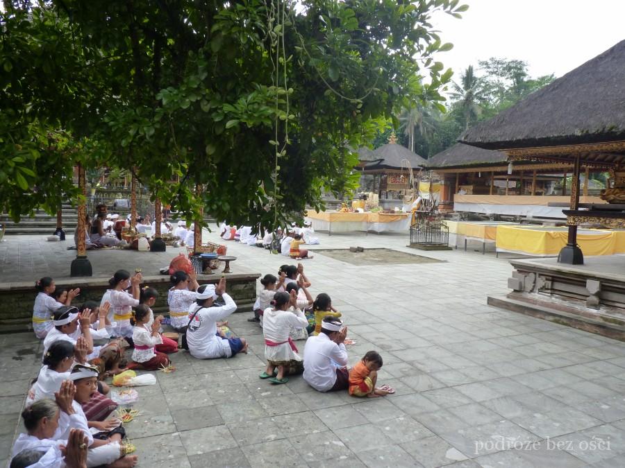 Na teren świątyni wstęp mają tylko Balijczycy, Tirta Empul, Bali