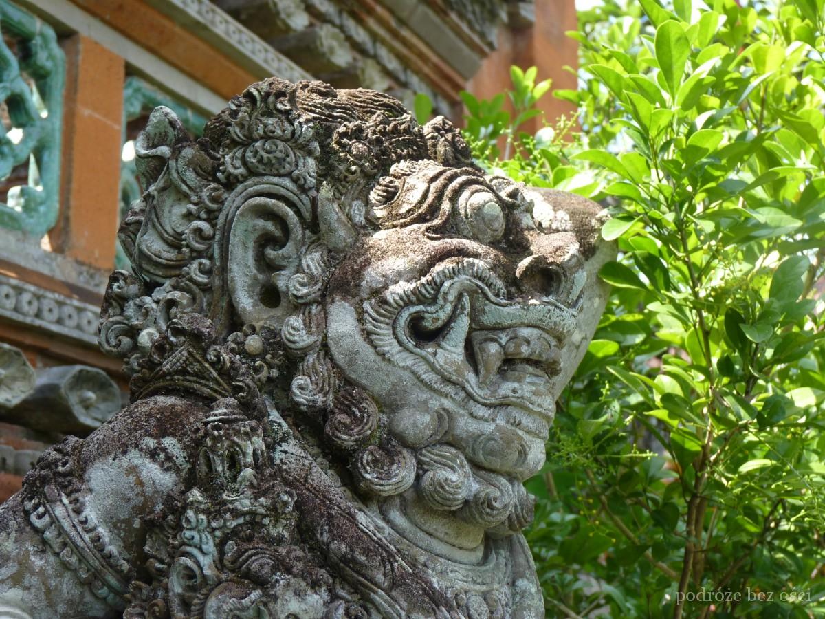 Pięknie zdobiona Pura Taman Kemuda Saraswati, Ubud, Bali, Indonezja