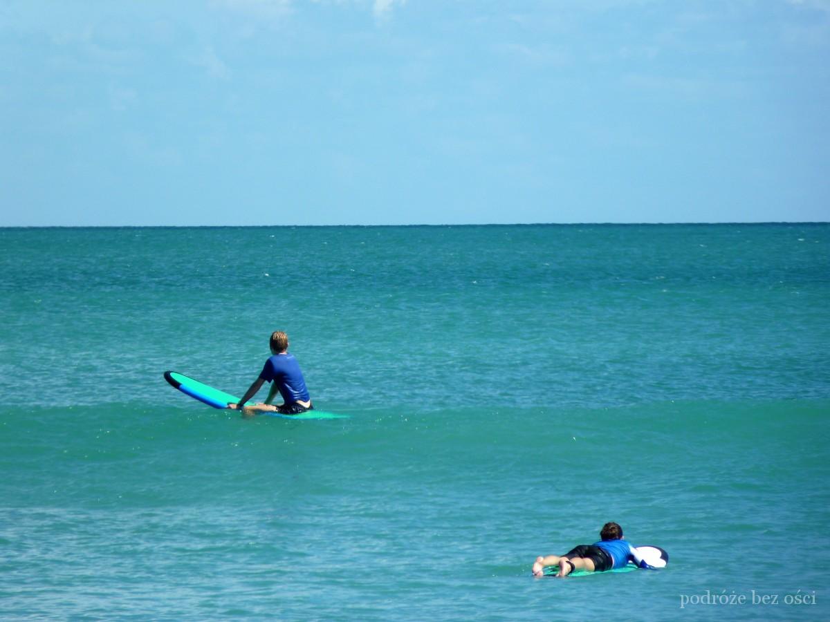 Surferzy na Kuta Beach