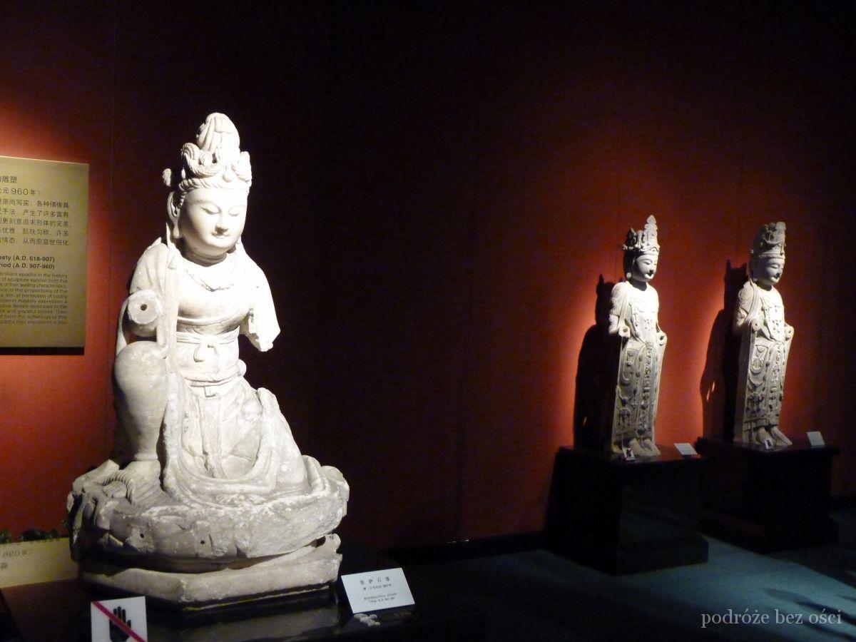 Rzeźby w Muzeum Szanghajskim
