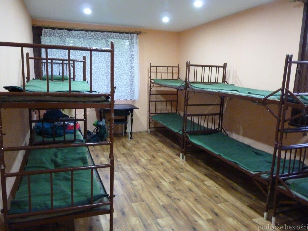 Pokój wieloosobowy w schronisku Kremenaros, Ustrzyki Górne, Bieszczady