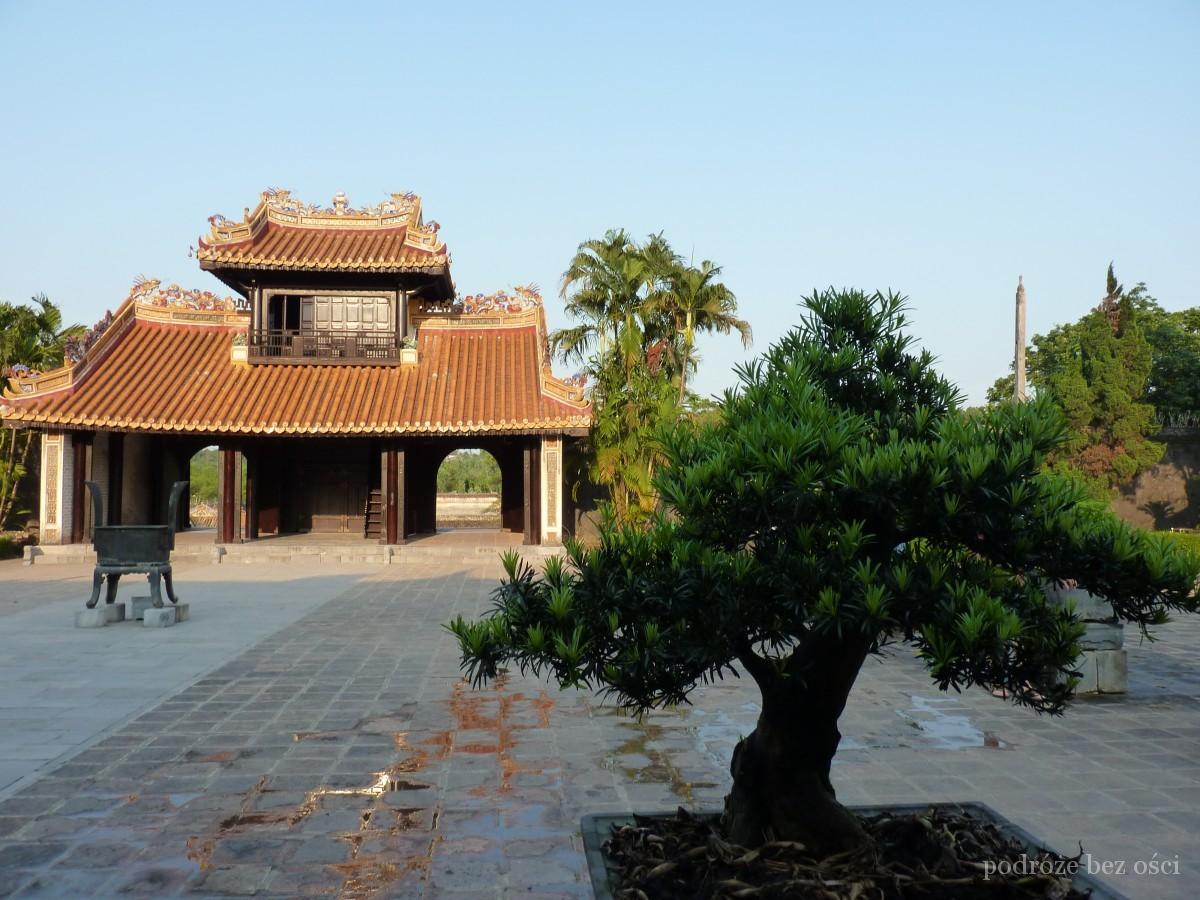 Hoa Khiem Temple