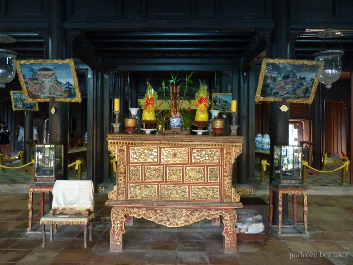 Hoa Khiem Temple