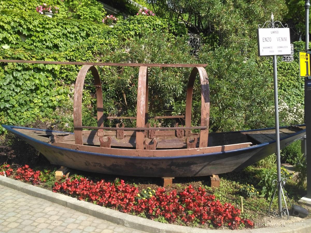 Varenna stara łódka, boat, Lecco, jezioro Como, Lombardia, Włochy