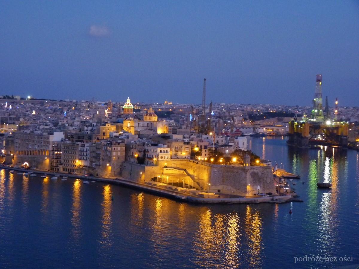 Malta Grand Harbour by night nocą