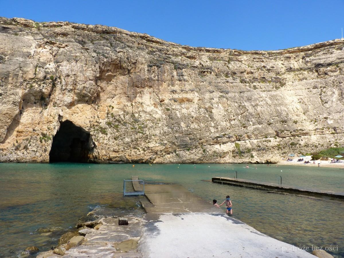 wewnętrzne morze, inland sea. zatoka Dwejra, Bay, wyspa Gozo, Malta Island Għawdex
