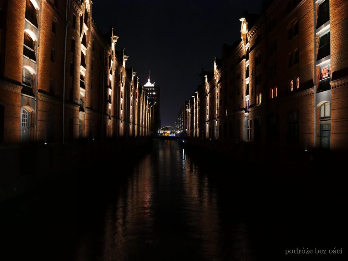Hamburg, Speicherstadt, Miasto, dzielnica Spichlerzy, w nocy Niemcy, Deutschland, Germany Warehouse District,
