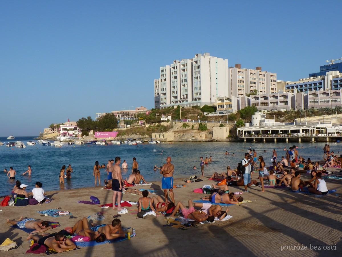 St. George`s Bay, Malta Ulubiona plaża studentów i młodych osób