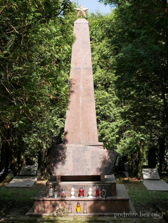 cmentarz zolnierzy radzieckich w zywcu moszczanicy moszczanica atrakcje co warto zobaczyc zwiedzic