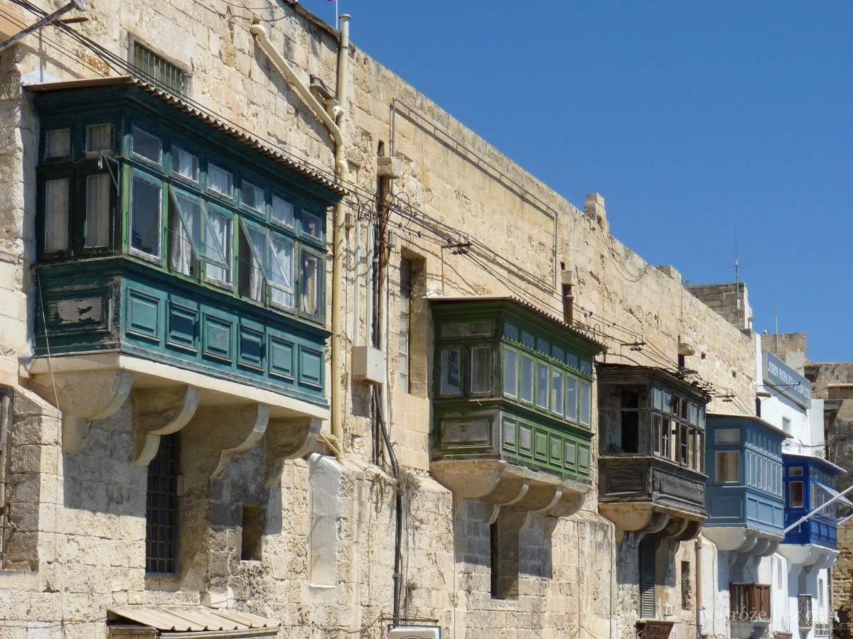 Drewniane balkony w Valletta - stolica Malty, Malta
