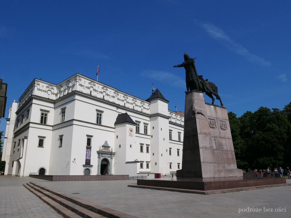 Pomnik Giedymina. Zamek Wielkich Książąt Litewskich. Wilno