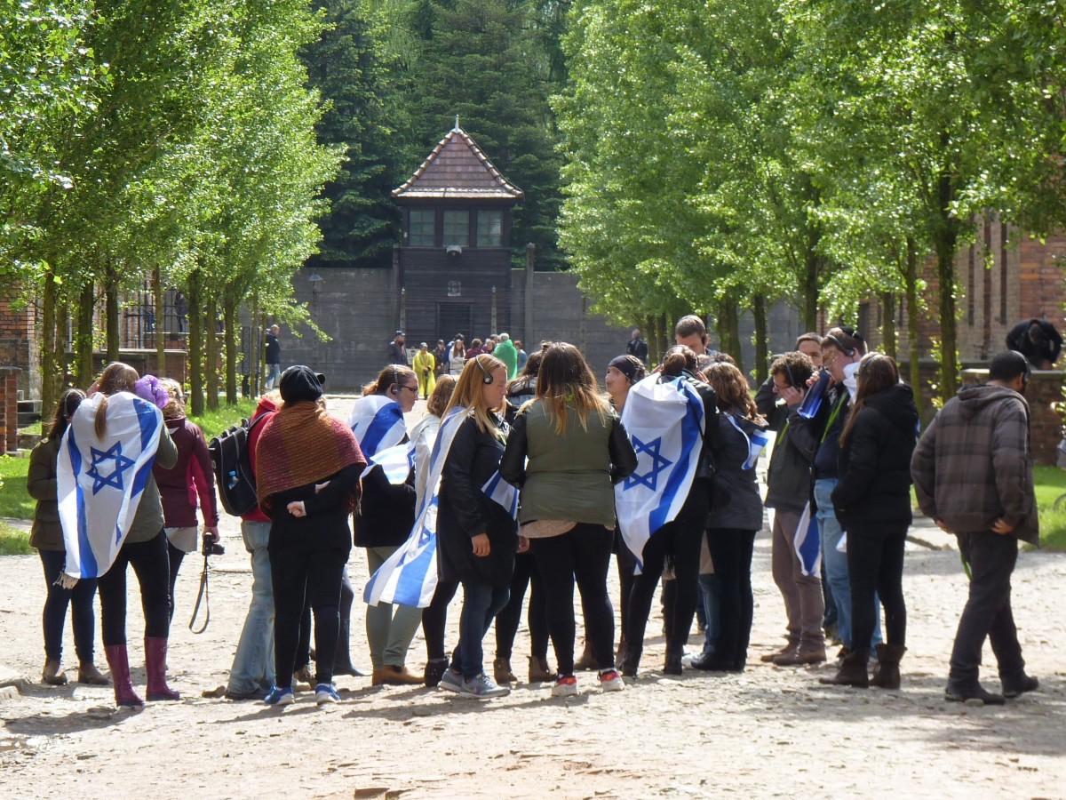 auschwitz birkenau zwiedzanie muzeum niemiecki oboz koncentracyjny zaglady w oswiecim wycieczka mlodziez zydowska