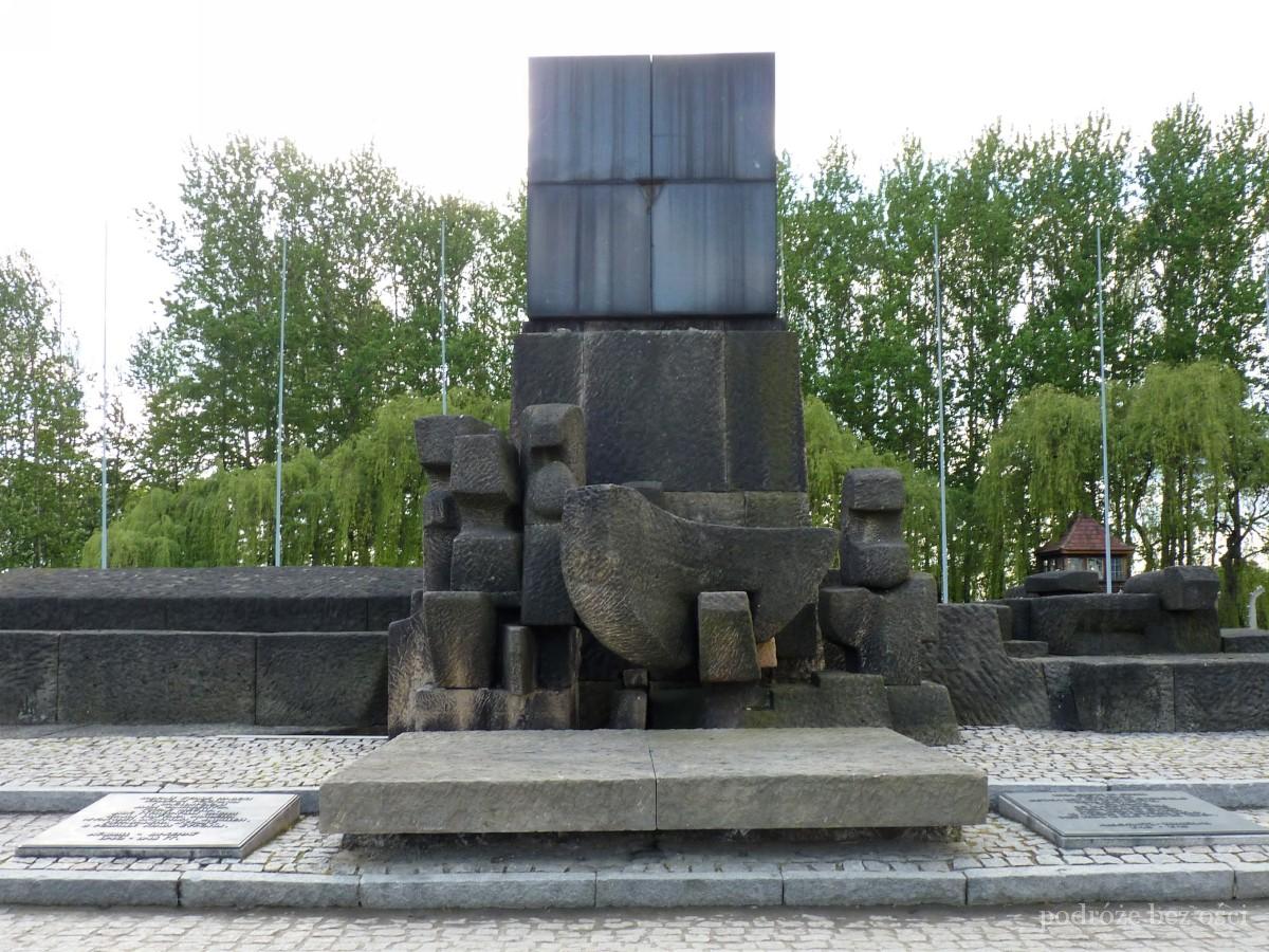 auschwitz ii birkenau zwiedzanie muzeum niemiecki oboz koncentracyjny zaglady w oswiecim wycieczka miedzynarodowy pomnik ofiar obozu auschwitz