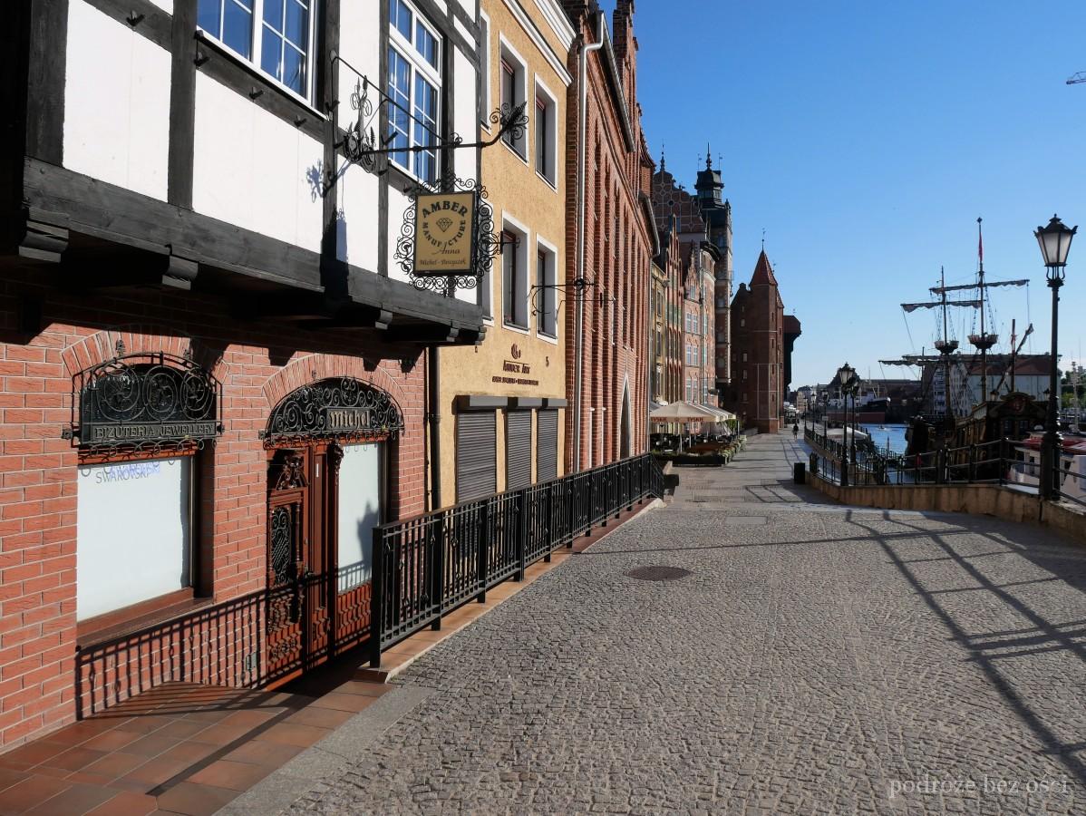 dlugie pobrzeze zuraw gdansk co warto zobaczyc zwiedzic najciekawsze atrakcje w gdansku zabytki ciekawe miejsca darmowe trojmiasto pomorskie na weekend przewodnik 15 w dzien dwa dni (5)