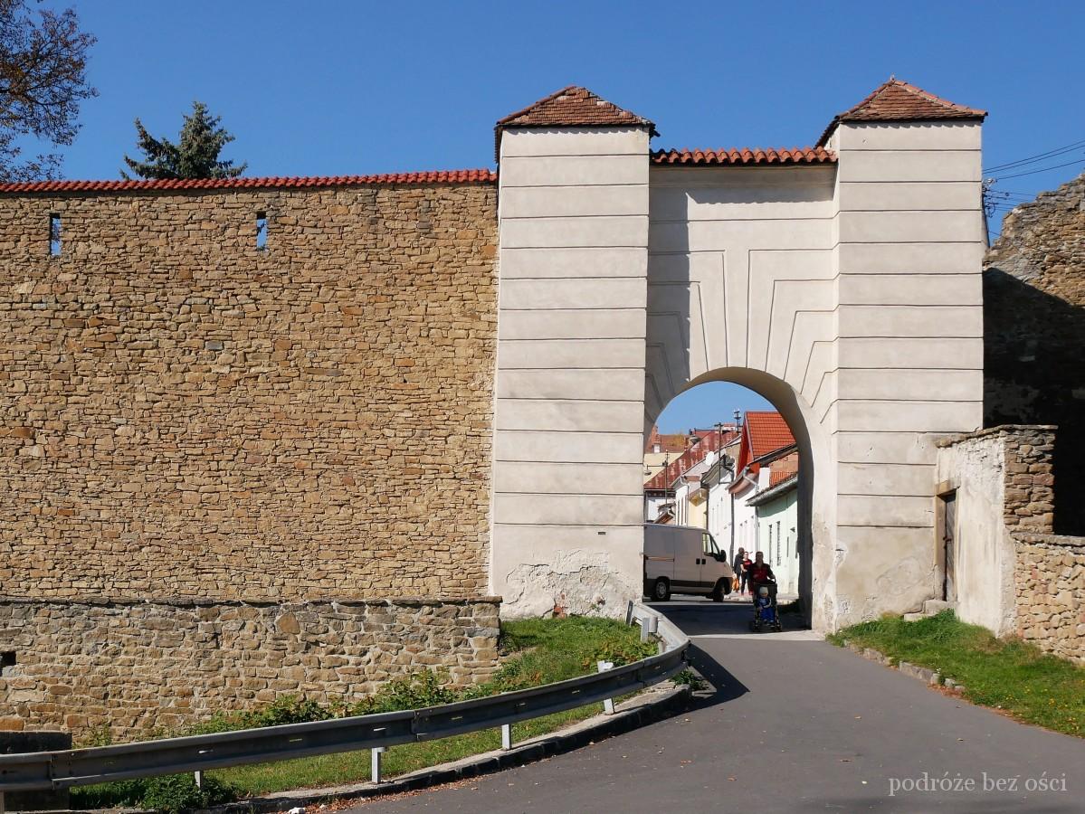mury obronne fortyfikacja lewocza levoca atrakcje co warto zobaczyc zwiedzic zabytki ciekawe miejsca slowacja slovakia locse mapa przewodnik zwiedzanie