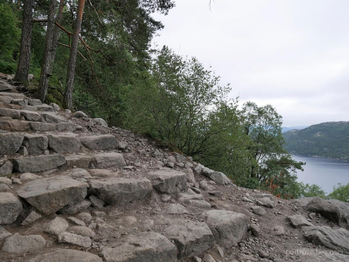 preikestolen pulpit rock ambona trekking wycieczka szlak na hike norwegia