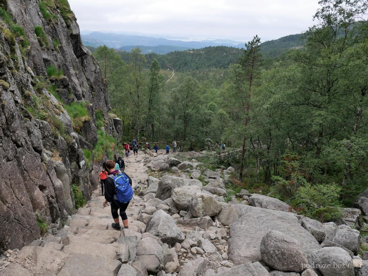 preikestolen pulpit rock ambona trekking wycieczka szlak najtrudniejszy odcinek norwegia (2)