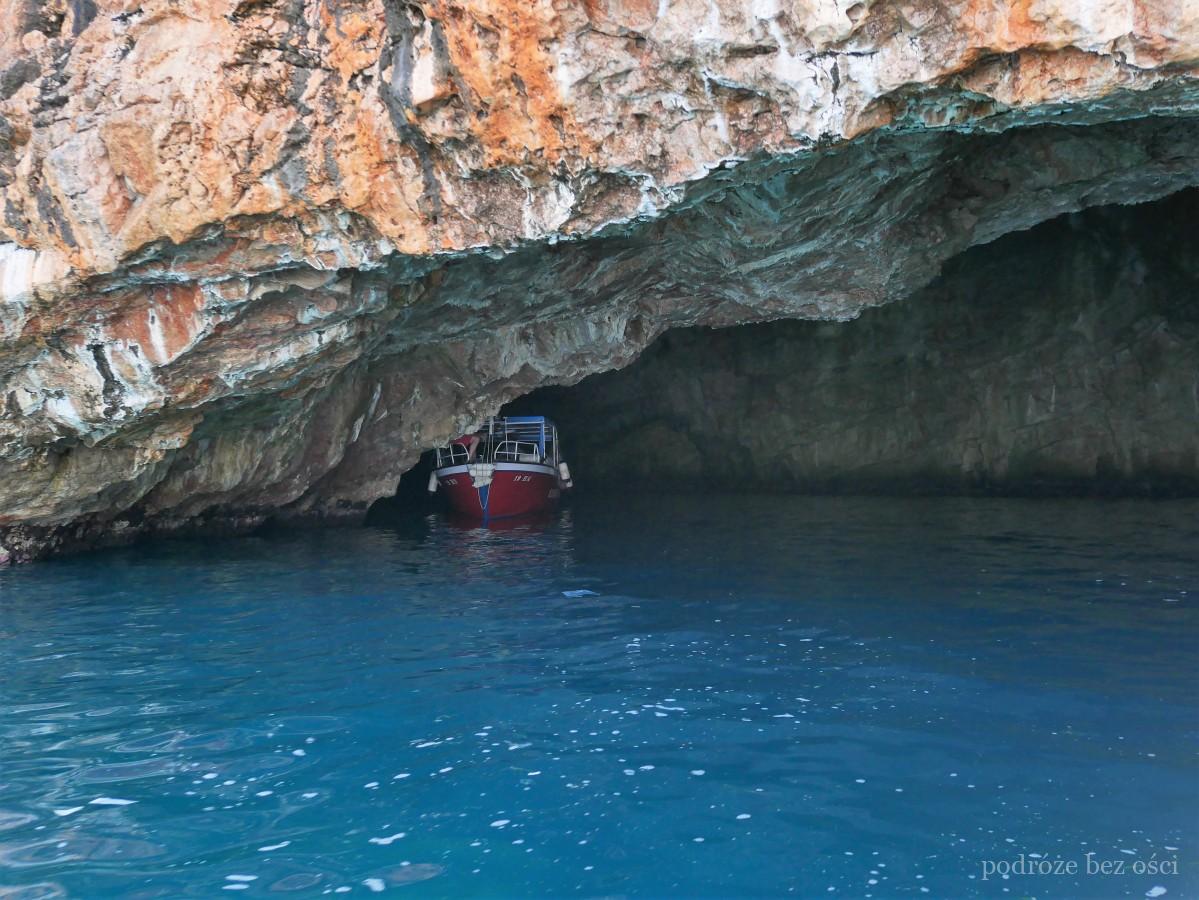 blekitna grota niebieska jaskinia plava spilja lustice czarnogora montenegro