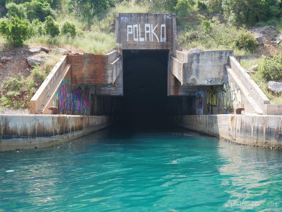 bunkier na lodzie podwodne submarine lustice czarnogora montenegro