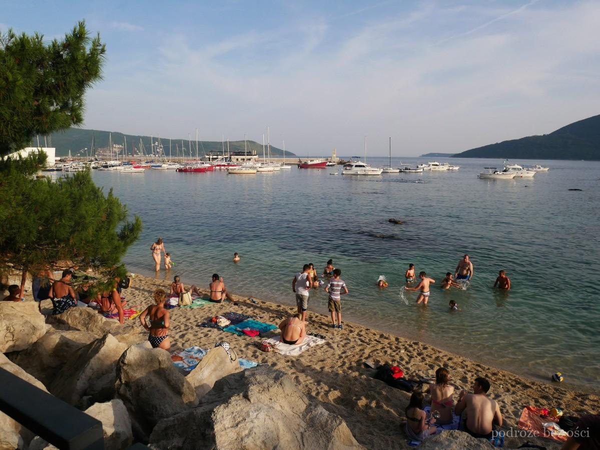 herceg novi plaza plaze w przy porcie czarnogora montenegro beaches