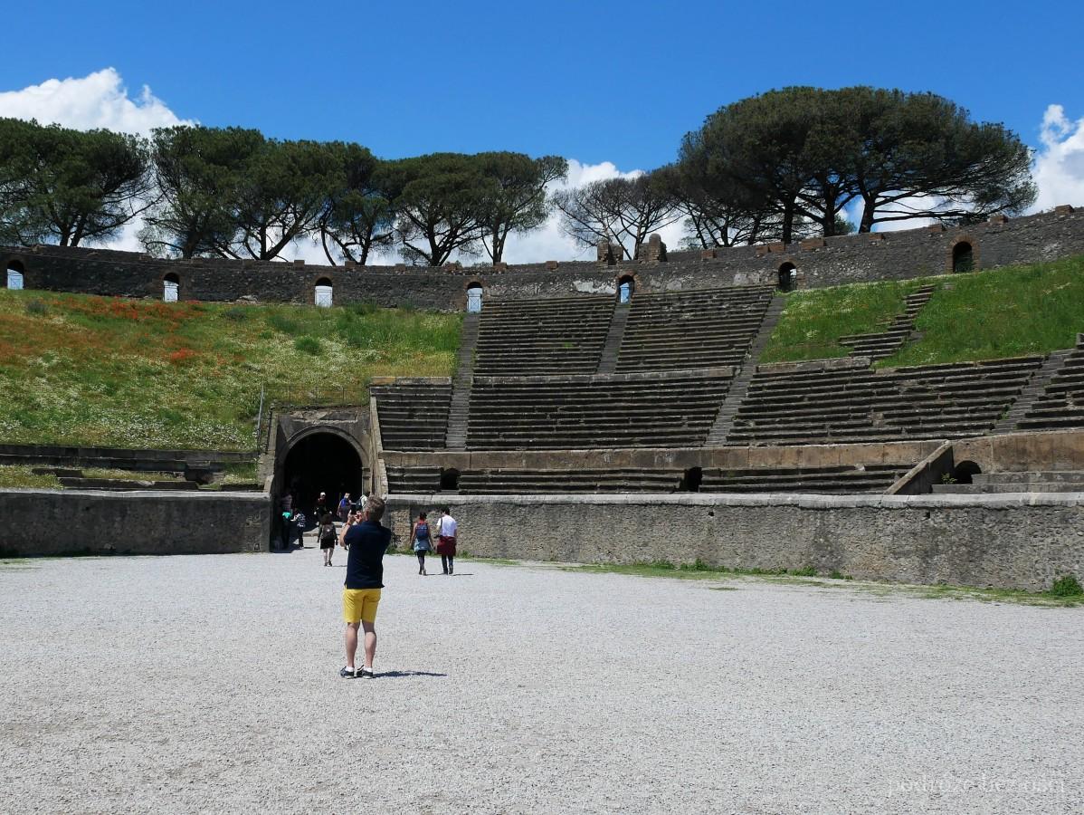 amfiteatr pompeje zwiedzanie atrakcje co warto zobaczyc wlochy pompeii pompei