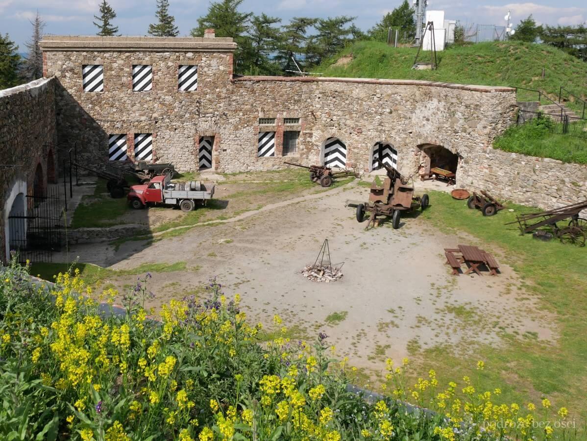 fort spitzberg ostrog srebrna gora zwiedzanie twierdza atrakcje co warto zwiedzic zobaczyc 