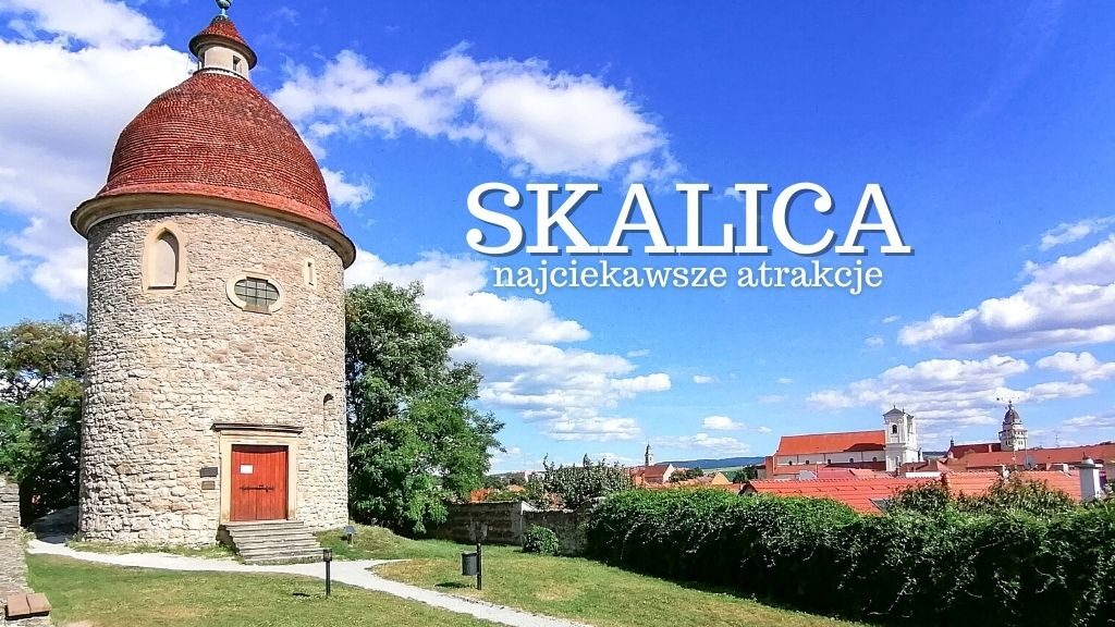 Skalica (Słowacja) to małe miasteczko położone przy granicy z Czechami. Co warto zwiedzić i zobaczyć w Skalicy? Atrakcje. Ciekawe miejsca.
