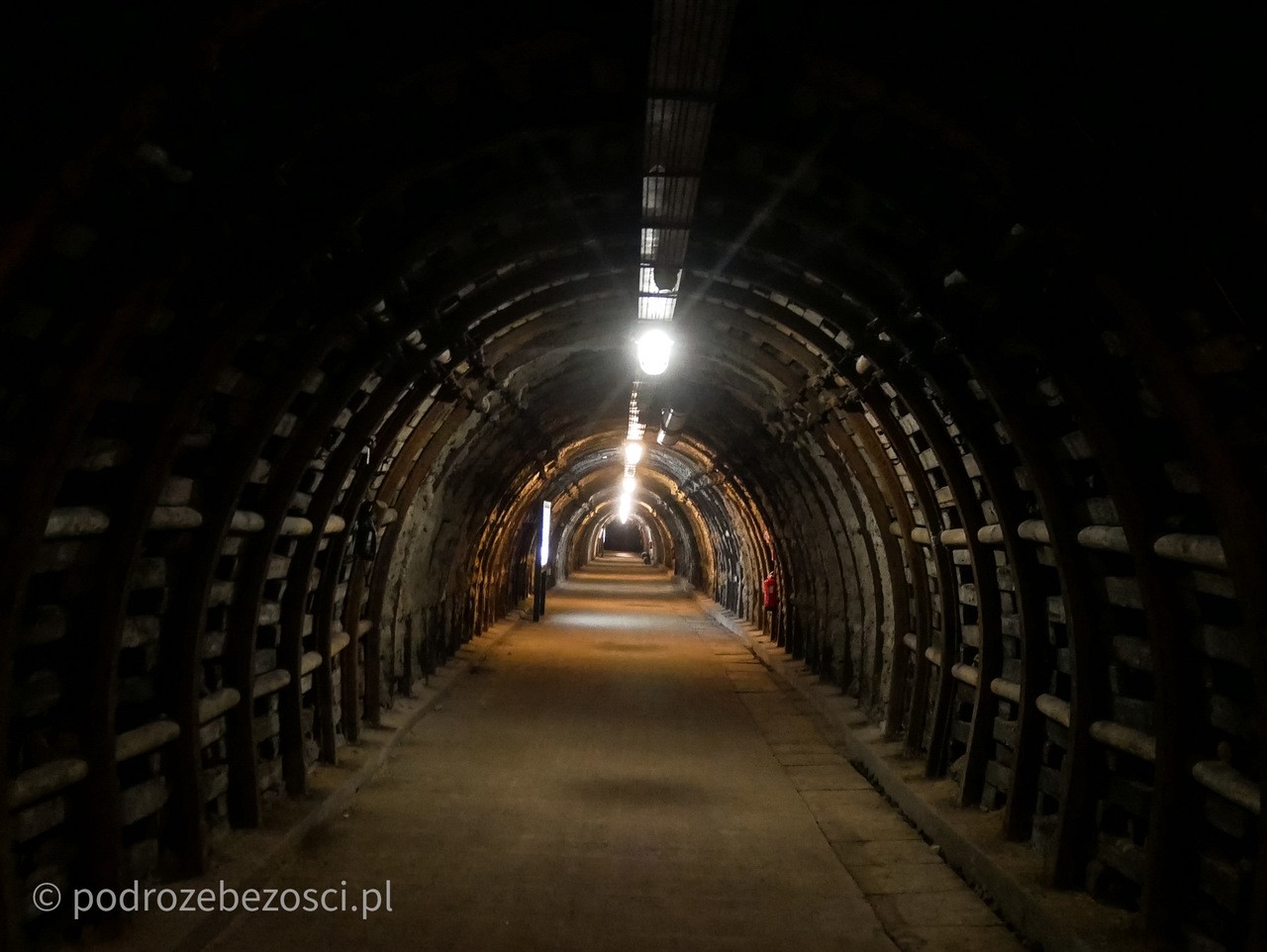 stara kopalnia julia walbrzych poziemia trasa podziemna