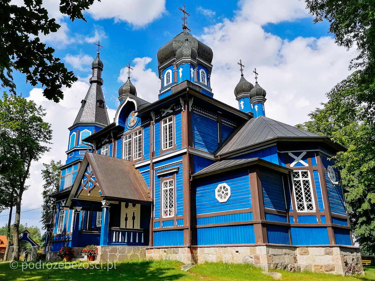 cerkiew w puchlach puchly niebieska kraina otwartych okiennic szlak podlasie atrakcje wycieczka czy warto zobaczyc zwiedzic 