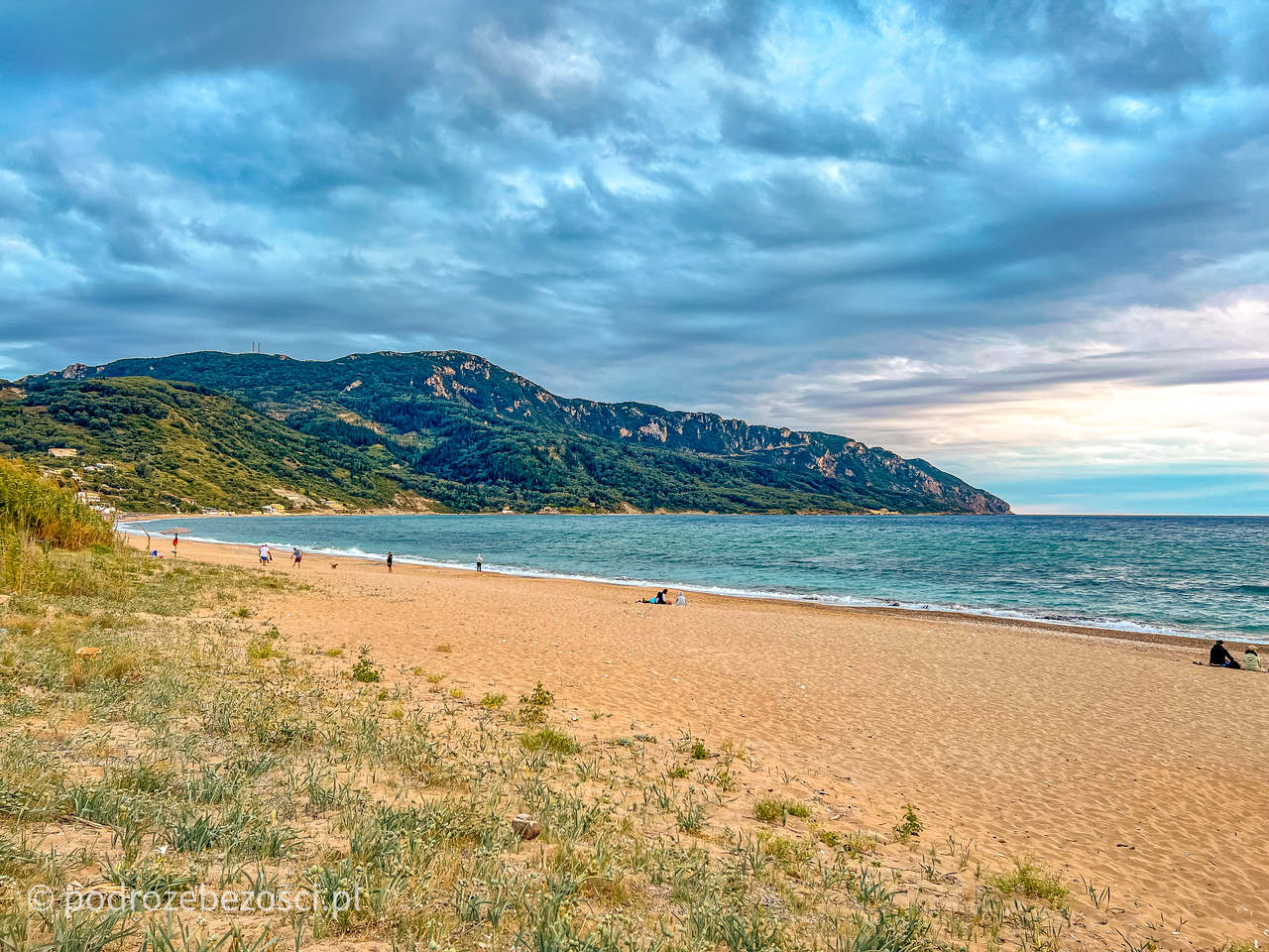 argios georgios najpiekniejsze-plaze-na-korfu-grecja-plaza-piaszczysta-gdzie-warto-plazowac-jak-wygladaja-plaze-na-korfu-mapa-top-10-beaches-corfu-greece