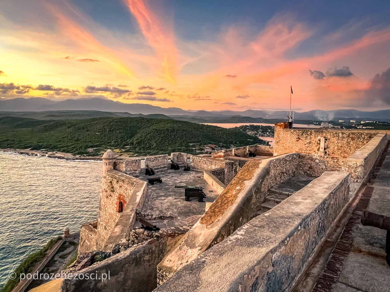 castillo del morro castillo de san pedro de la roca kuba atrakcje co warto zobaczyć zwiedzic na kubie przewodnik kraj wyspa wakacje