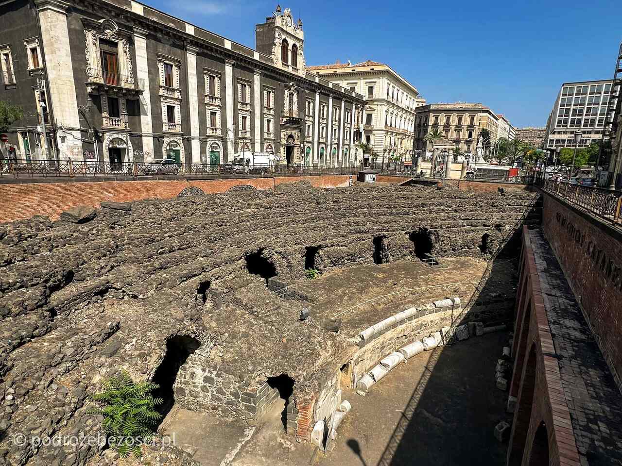 katania amfiteatr rzymski atrakcje co warto zobaczyc zwiedzic w katanii sycylia wlochy przewodnik zabytki zwiedzanie mapa noclegi pogoda catania