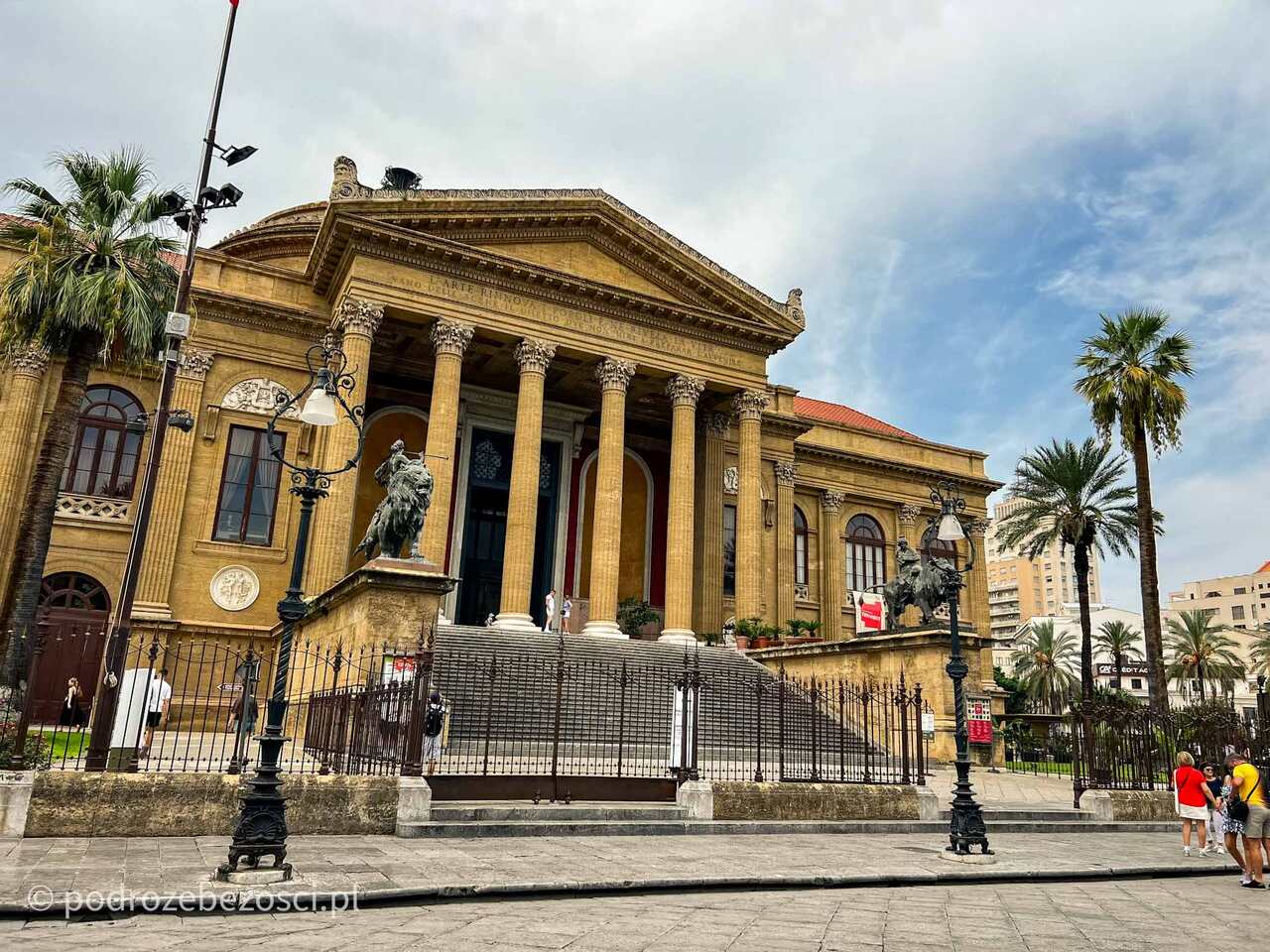 palermo teatro massimo atrakcje co warto zobaczyc zwiedzic w palermo sycylia wlochy przewodnik