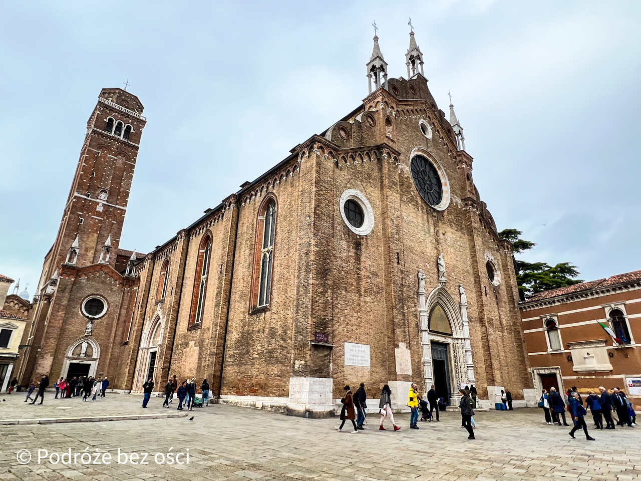 bazylika santa maria gloriosa dei frani wenecja atrakcje co warto zobaczyc zwiedzic w wenecji wlochy przewodnik mapa pogoda noclegi venezia