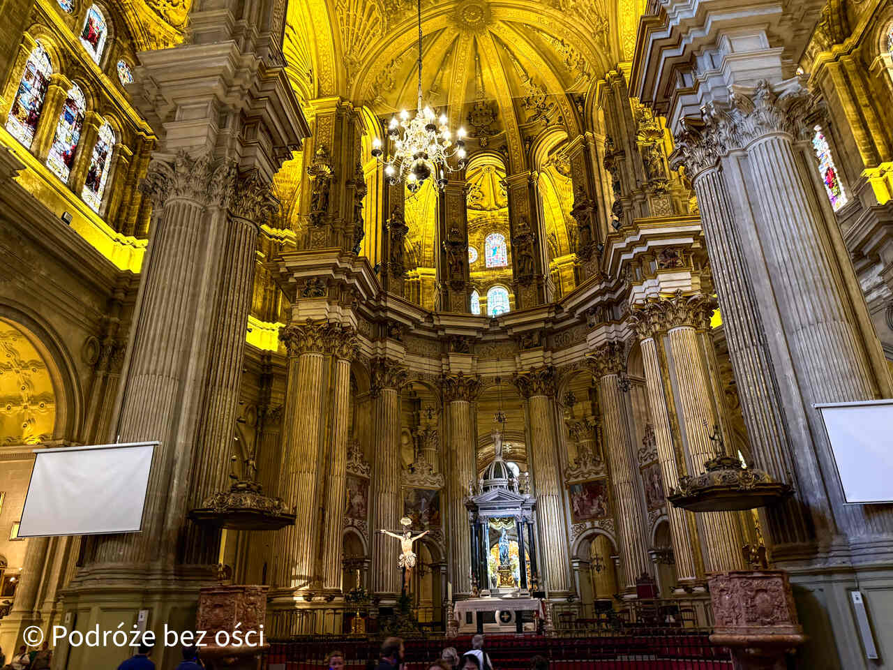 katedra-la-manquita-malaga-atrakcje-co-warto-zobaczyc-zwiedzanie-malagi katedra-la-manquita-malaga-atrakcje-co-warto-zobaczyc-zwiedzanie-malagi