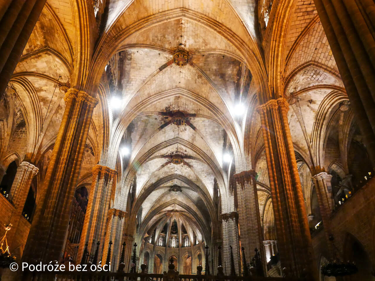 Katedra św. Eulalii w Barcelonie w dzielnicy Barri Gòtic