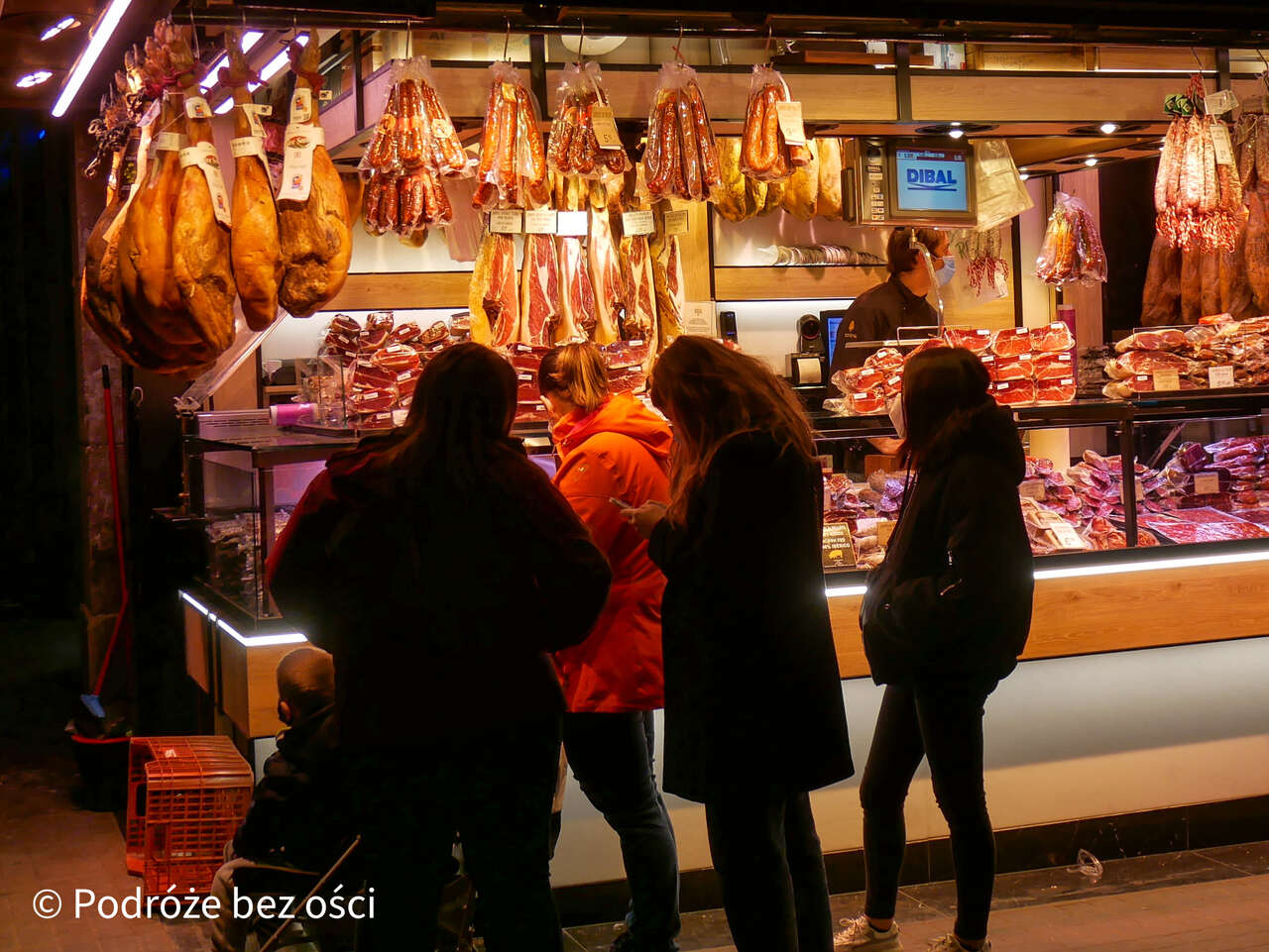 Mercat de Sant Josep La Boqueria przy La Rambla w Barcelonie