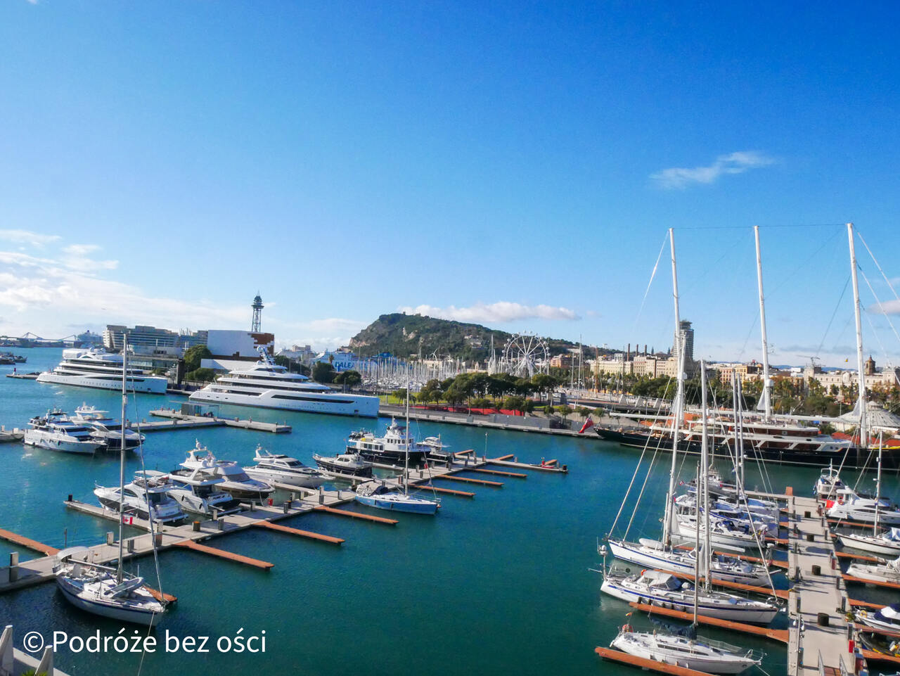 Port Vell w Barcelonie – marina i popularna promenada spacerowa