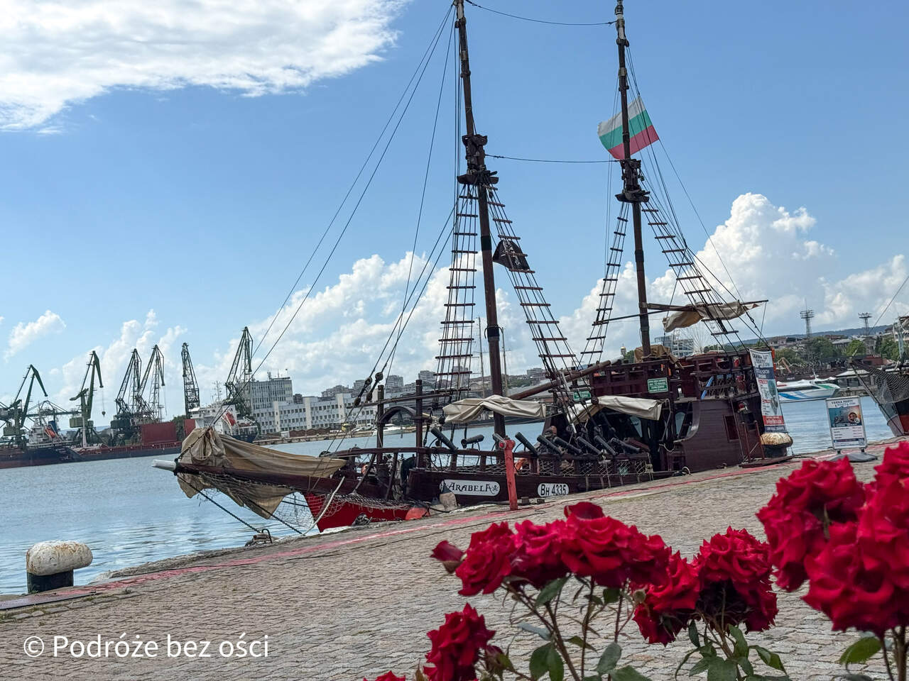 Port Warneński o zachodzie słońca – molo i widok na Zatokę Warneńską