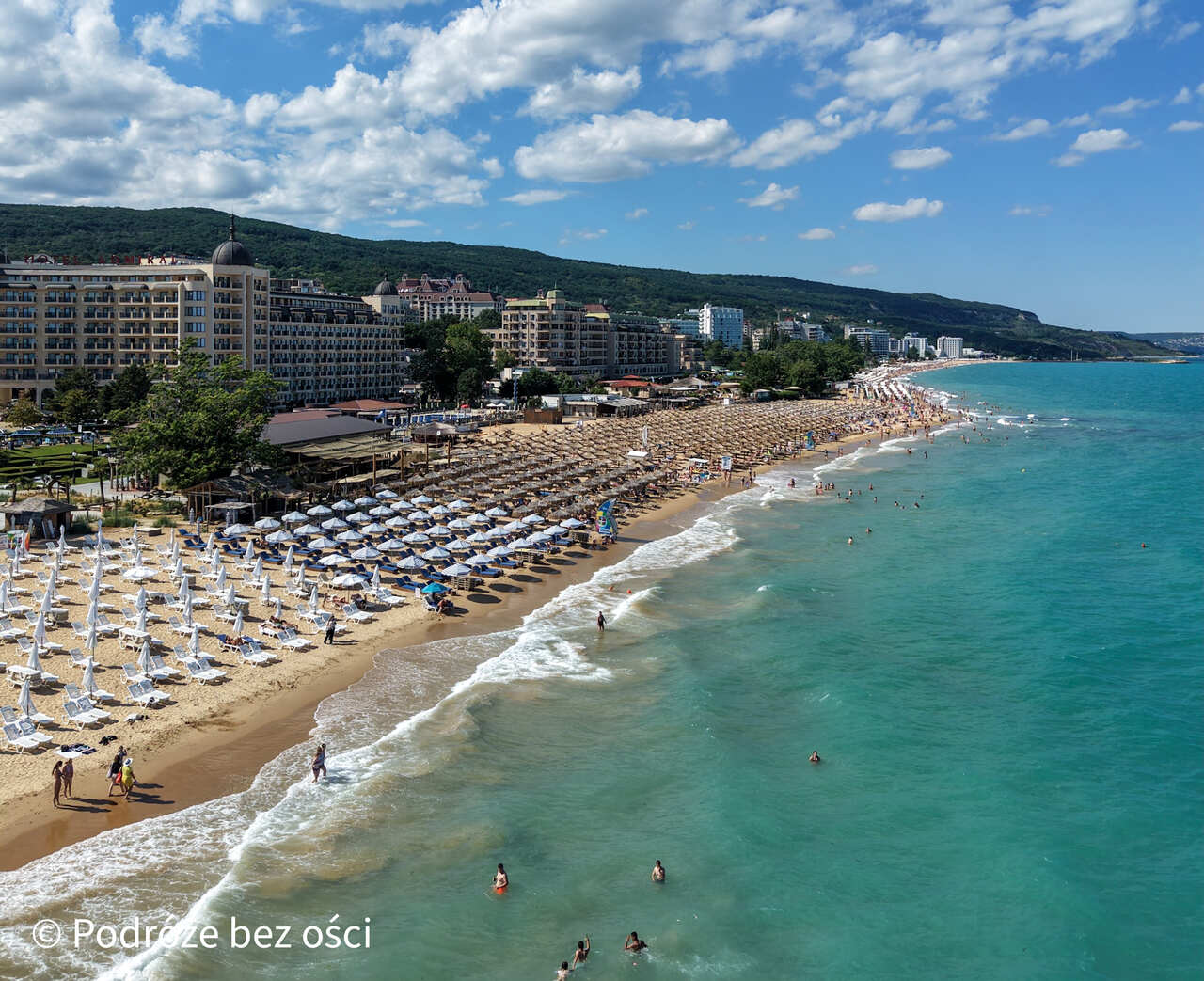 Złote Piaski (Zlatni Pyasatsi) – plaża i kurort nad Morzem Czarnym w Bułgarii