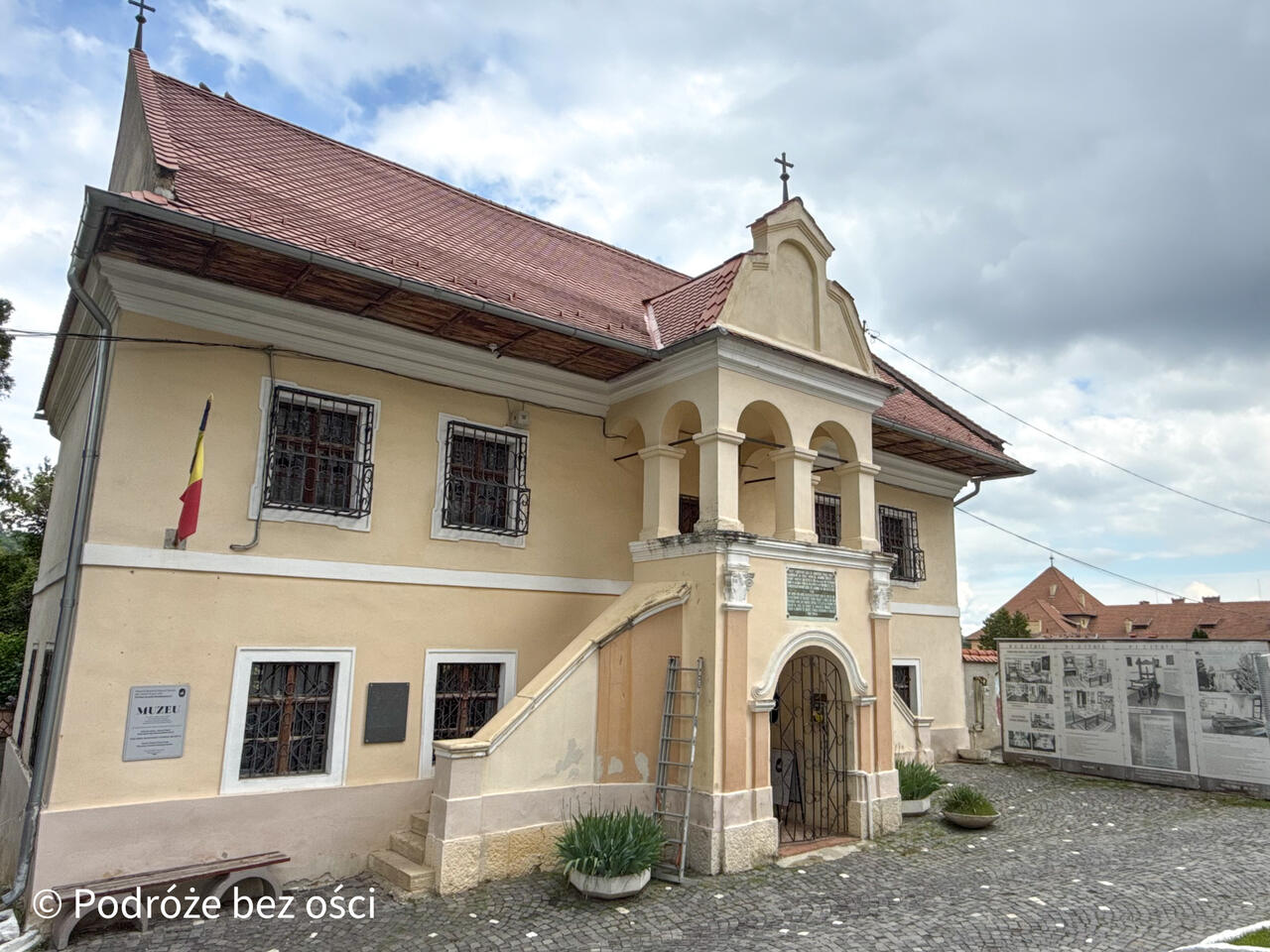 Pierwsza Szkoła Rumuńska w historycznej dzielnicy Șchei w Braszowie Pierwsza Szkoła Rumuńska w historycznej dzielnicy Șchei w Braszowie